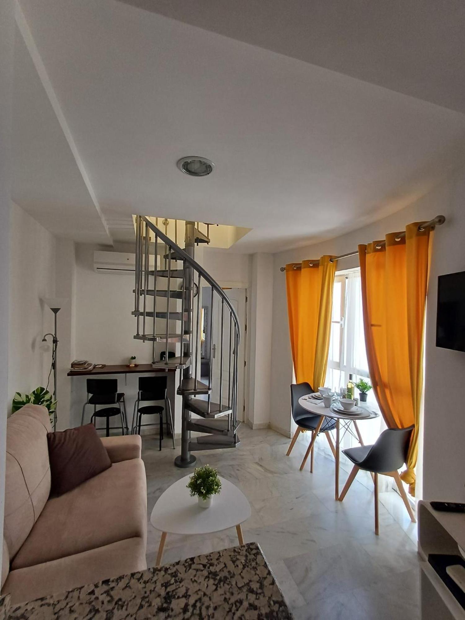 Atico Acogedor, Centrico Y A 2 Min De La Playa. Appartement Fuengirola Buitenkant foto